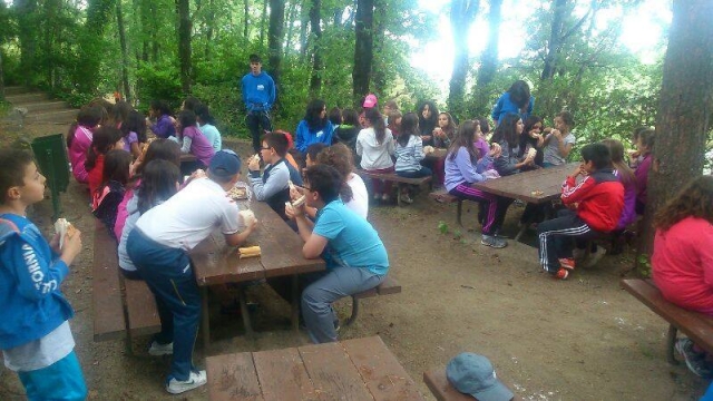 Comiendo en el merendero.jpg